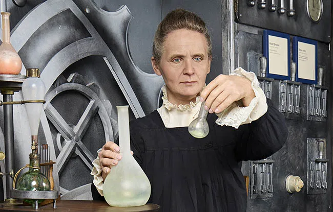 Marie Curie entre au musée Grévin