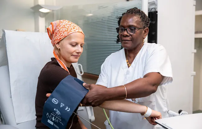 Cancer du sein : une prise en charge personnalisée et innovante pour les femmes jeunes
