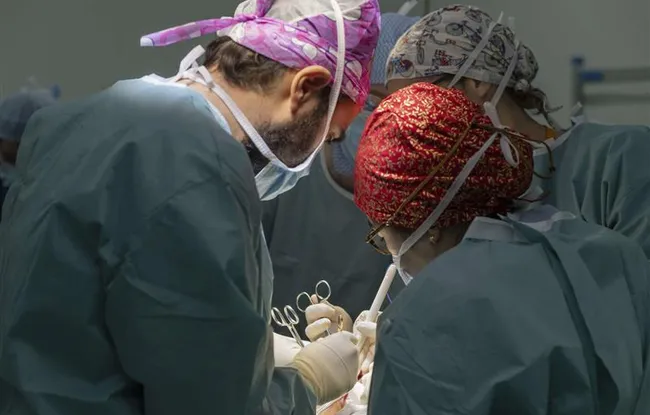 Chirurgie des cancers : l’Institut Curie au-dessus des seuils minimaux réglementaires fixés par l’Agence Régionale de Santé